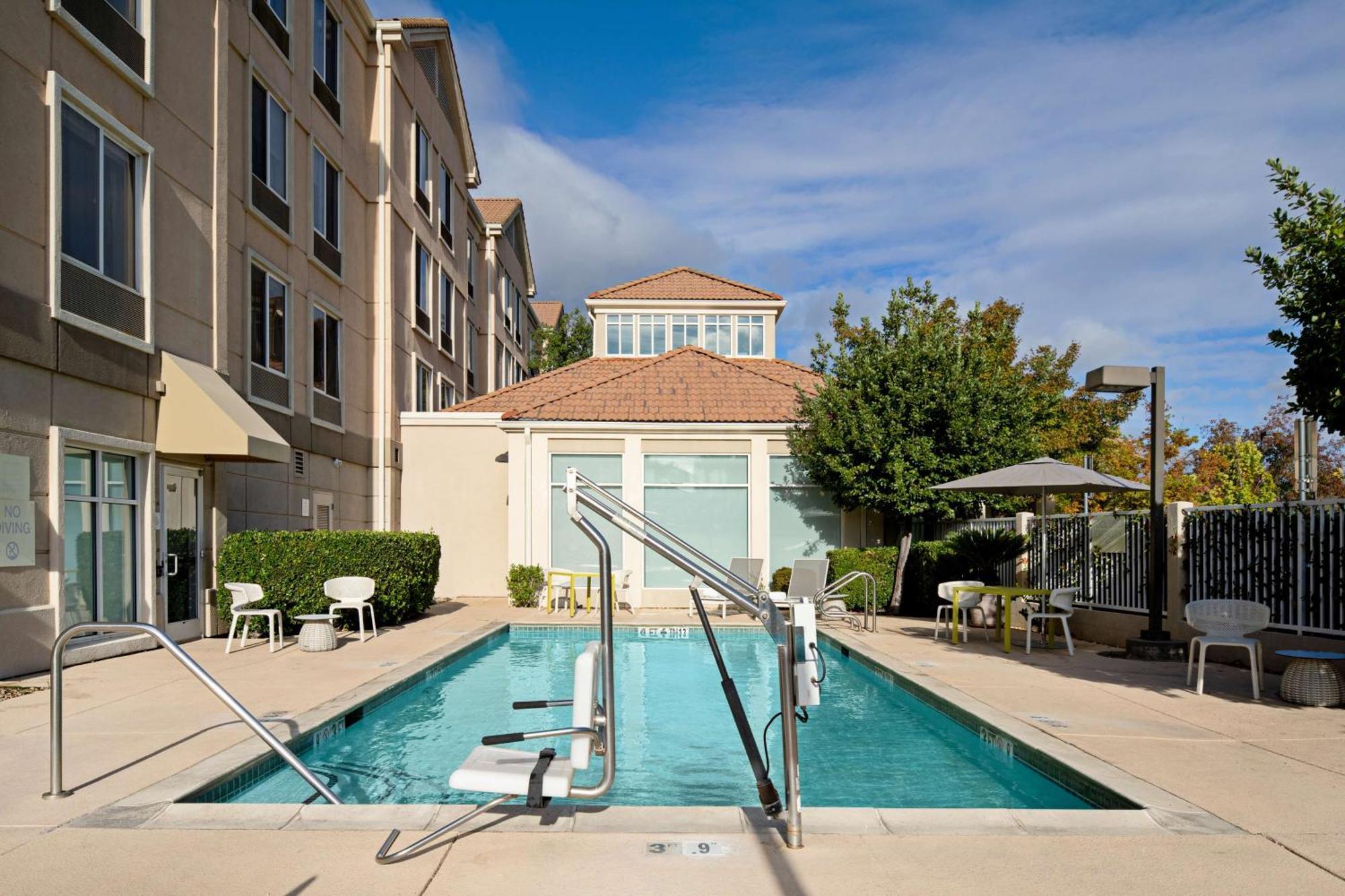 Hilton Garden Inn Folsom Zewnętrze zdjęcie